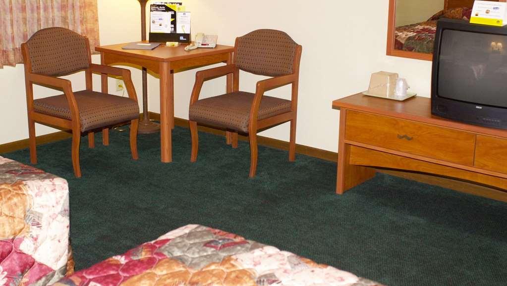 Super 8 By Wyndham Berlin Wi Hotel Phòng bức ảnh