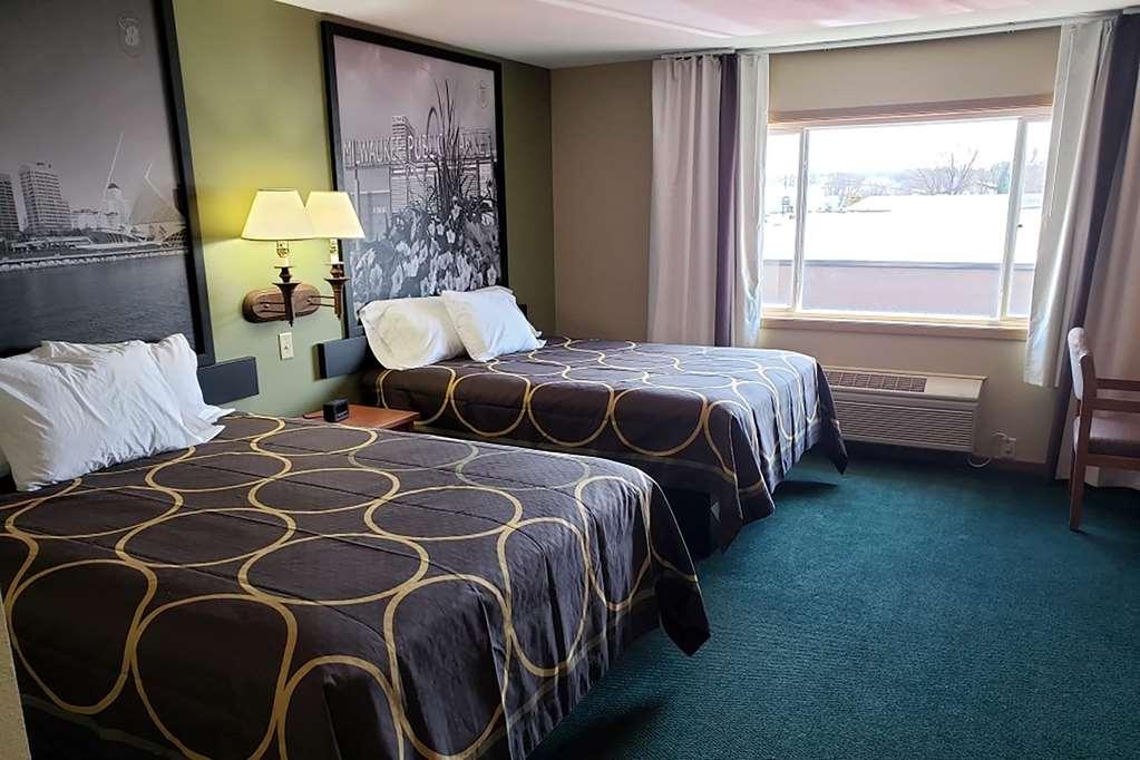 Super 8 By Wyndham Berlin Wi Hotel Phòng bức ảnh